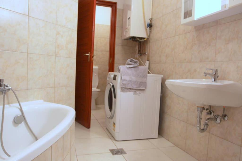 Entire Home Будапеща Екстериор снимка